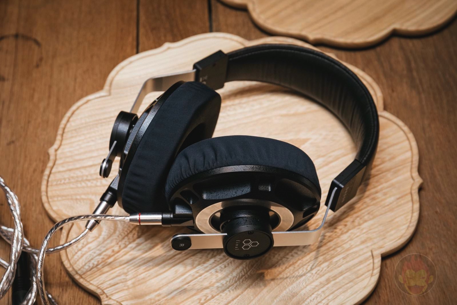 Final-Audio-Design-Headphones-and-Earphones-03.jpg