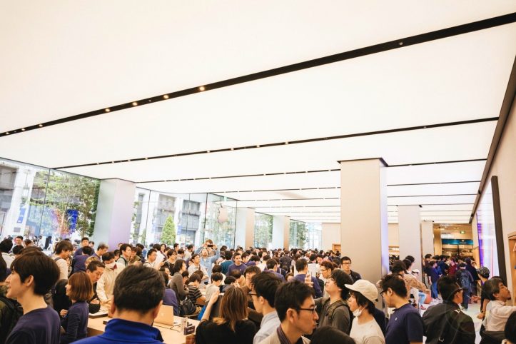 Apple-Store-Shinjuku-Grand-Open-27.jpg