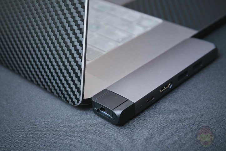 Satechi-Aluminum-Type-c-Pro-Hub-03.jpg