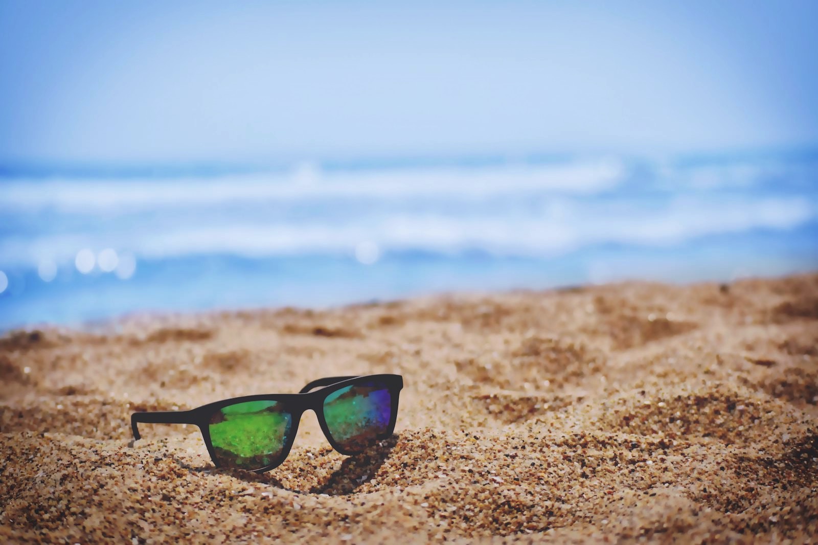 sai-kiran-anagani-209542-unsplash-beach-and-sunglasses.jpg
