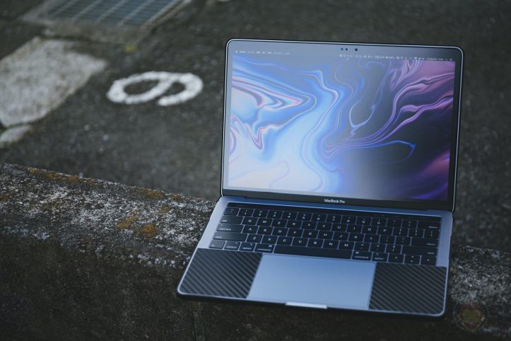 MacBook-Pro-2018-13inch-Review-01.jpg
