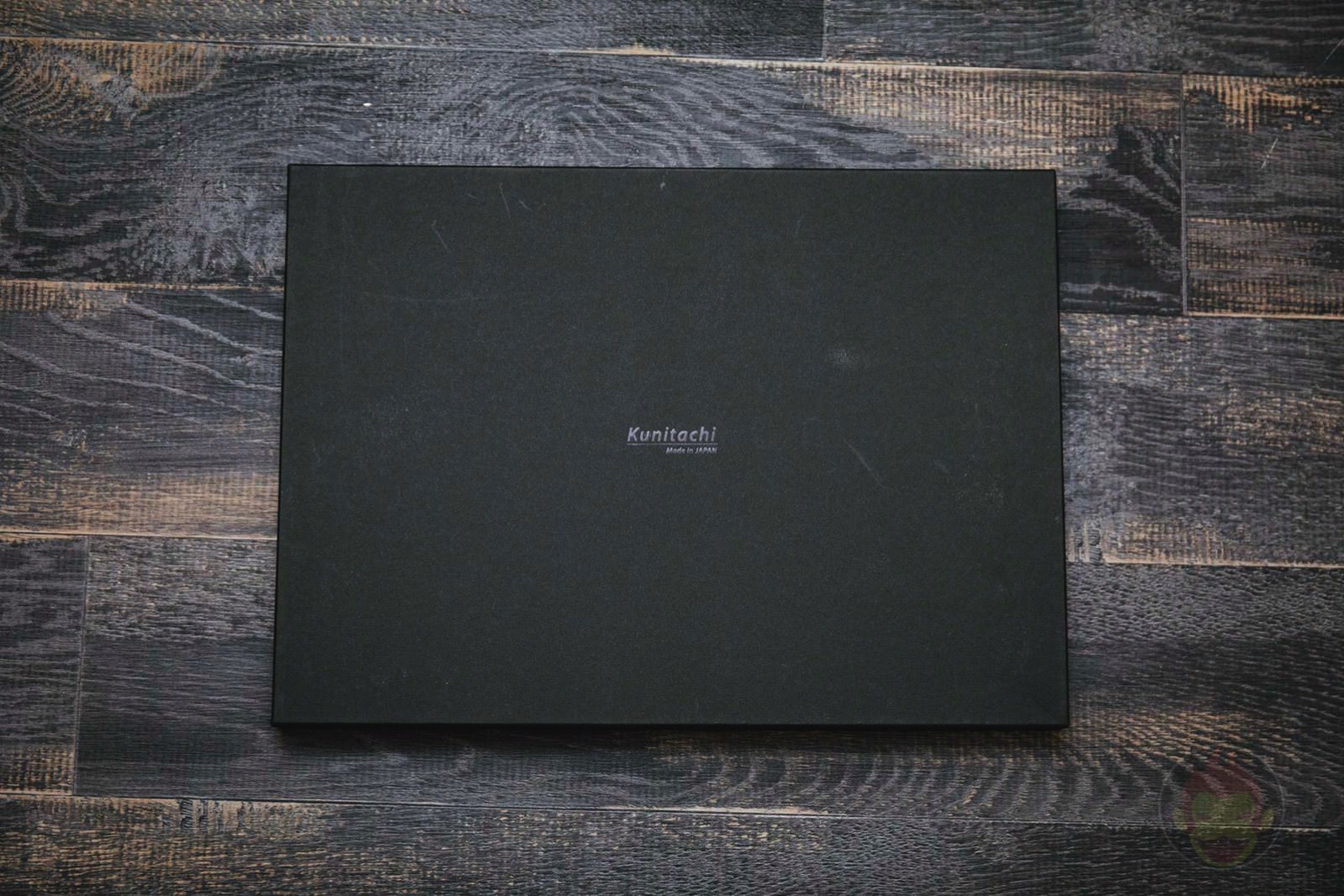 Kunitachi-MacBook-Pro-13inch-sleeve-dark-brown-10.jpg