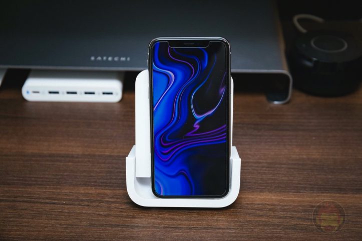 Logicool-Powered-Wireless-Charging-Stand-06.jpg