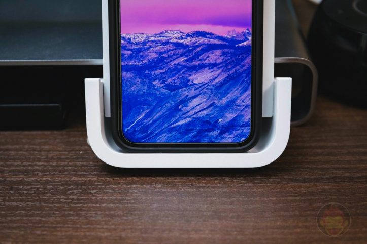 Logicool-Powered-Wireless-Charging-Stand-11.jpg