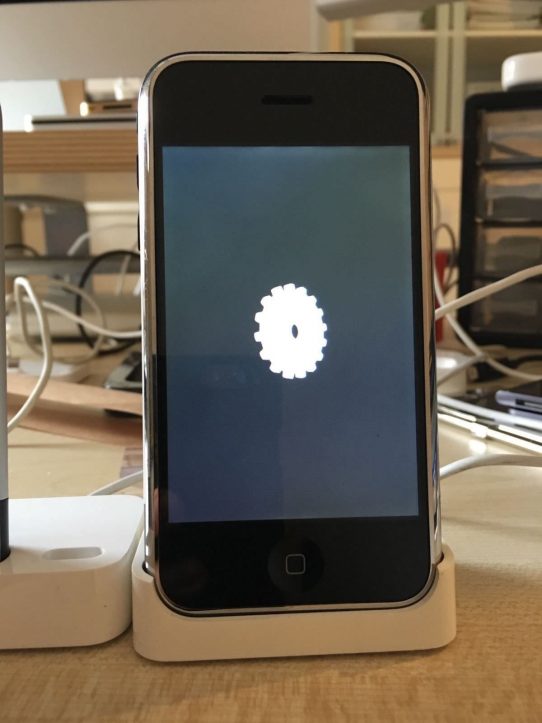 Prototype-Original-iPhone-on-ebay-5.jpg