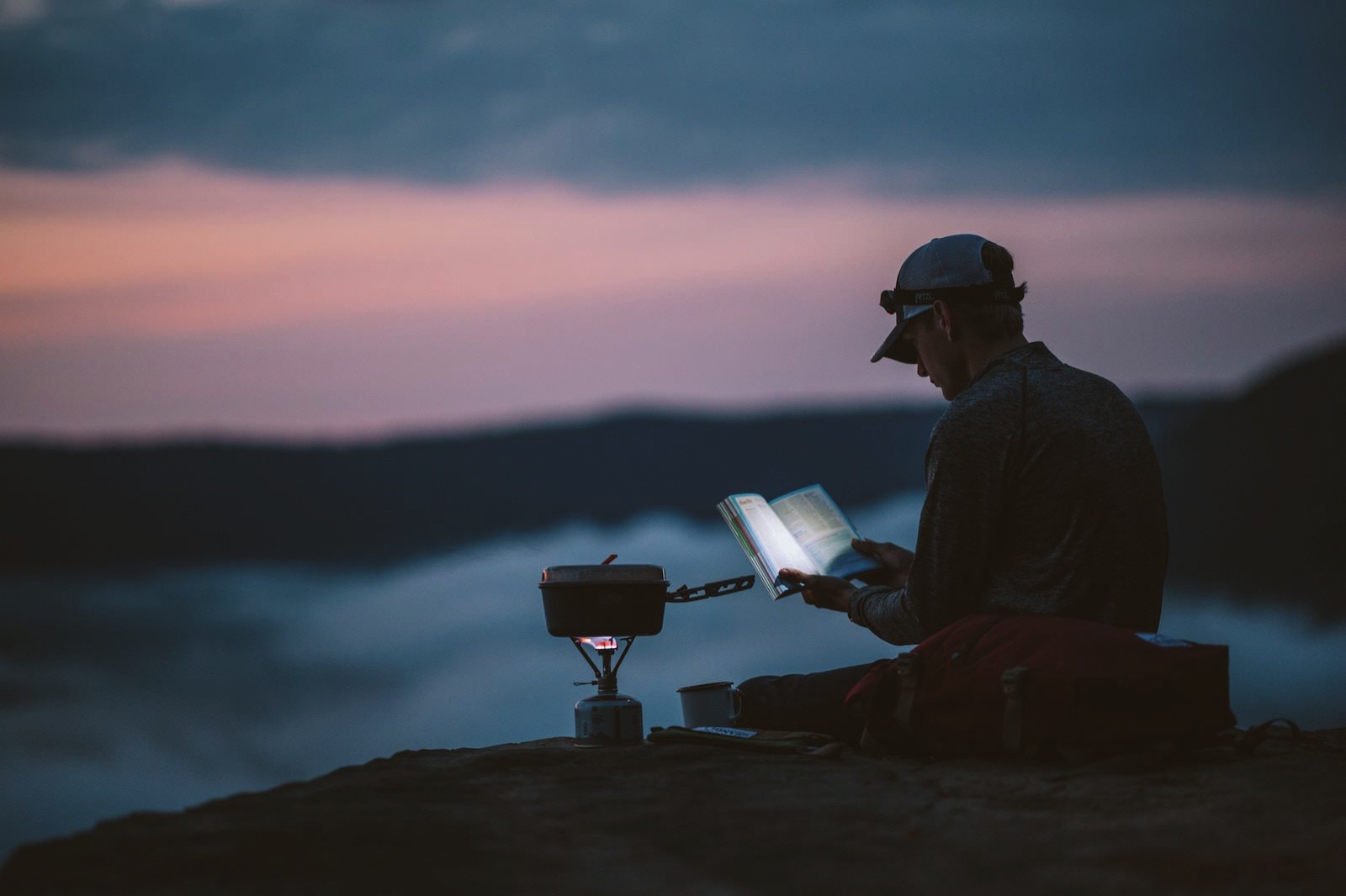 lonely-planet-622111-unsplash-reading-in-dusk.jpg