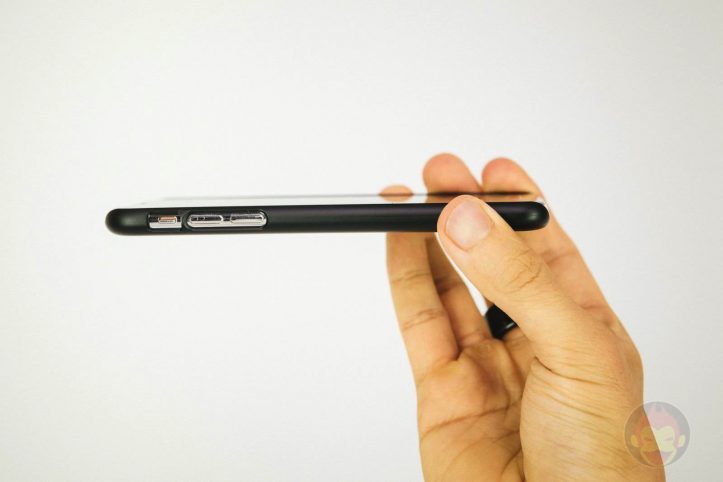 Spigen-Thin-fit-for-iPhoneXS-04.jpg