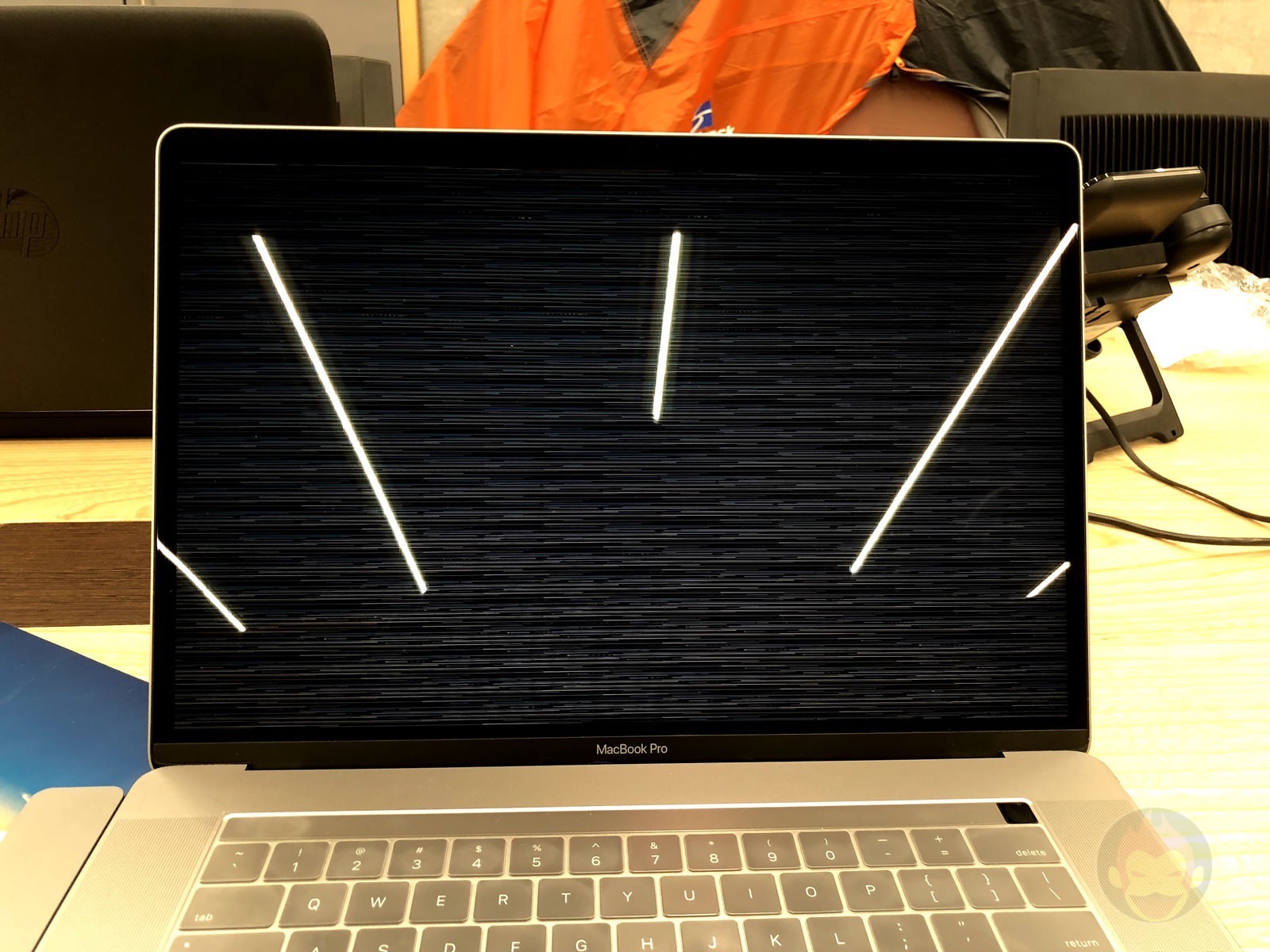 macbook-pro-trouble-screen.jpg