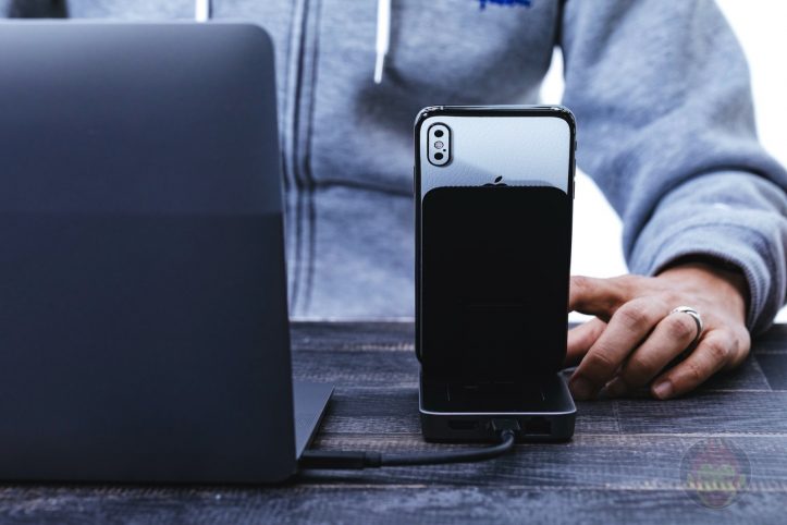 HyperDrive-Wireless-Charger-USBC-Hub-Review-04.jpg