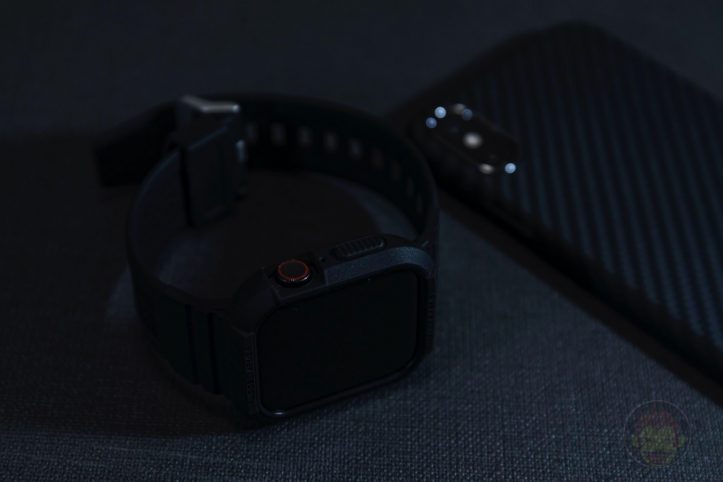Spigen-Rugged-Armor-Pro-Apple-Watch-Band-and-case-12.jpg