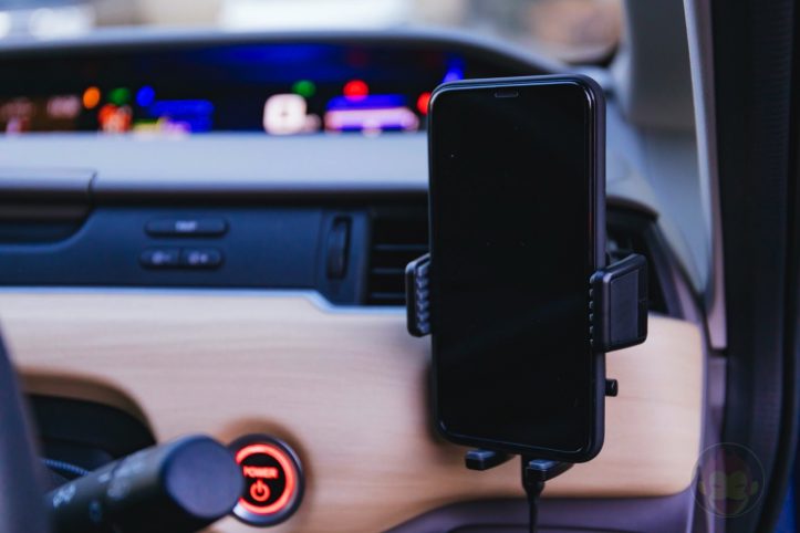 Anker-PowerWave-7_5-Car-Mount-05.jpg