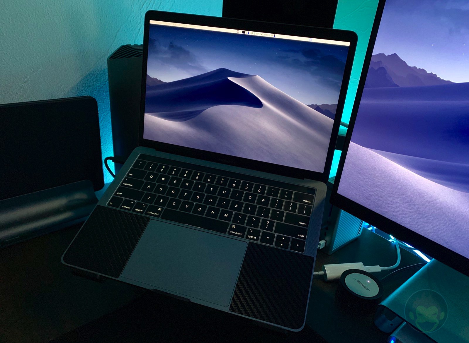 MacBook-Pro-And-Multi-Moniter-Setup-04.jpg