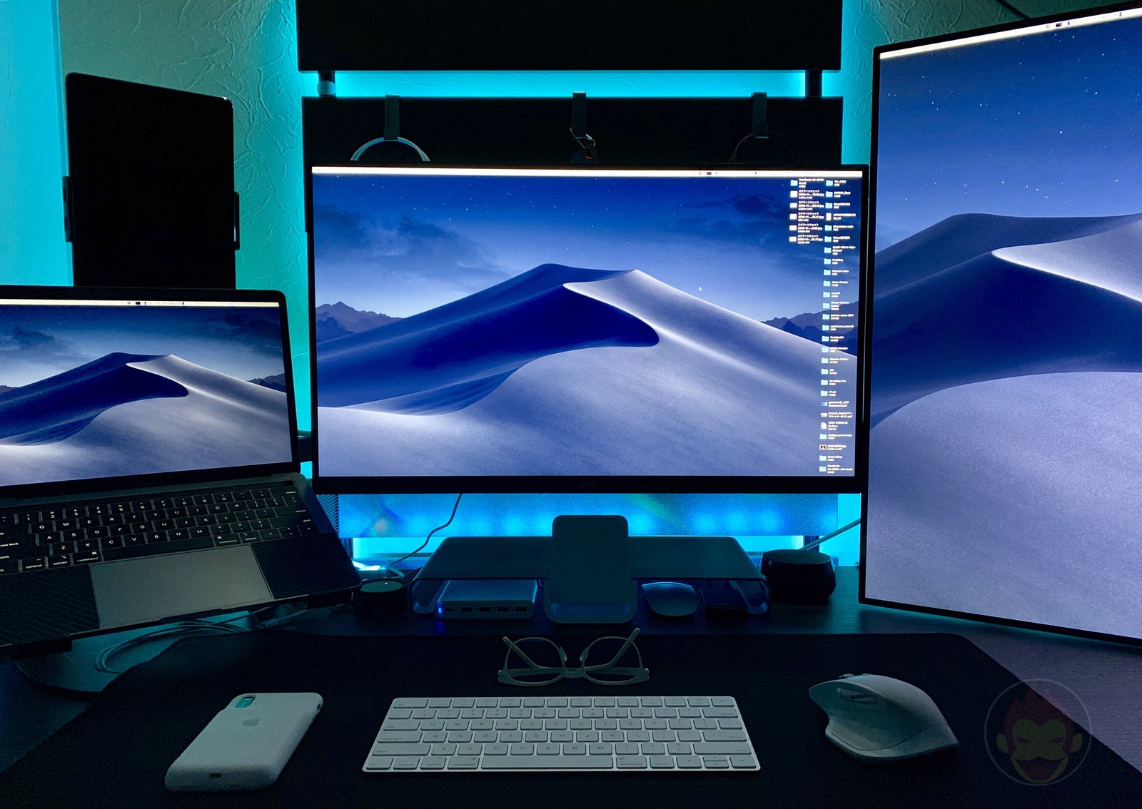 MacBook-Pro-And-Multi-Moniter-Setup-05.jpg