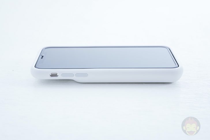 Smart-Battery-Case-for-iPhoneXS-Review-05.jpg