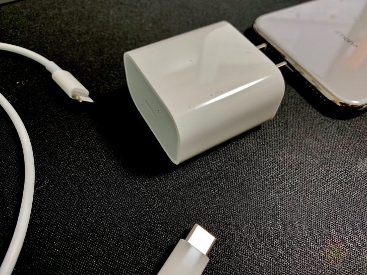 18W-USB-Lightning-iPhoneX-01.jpg