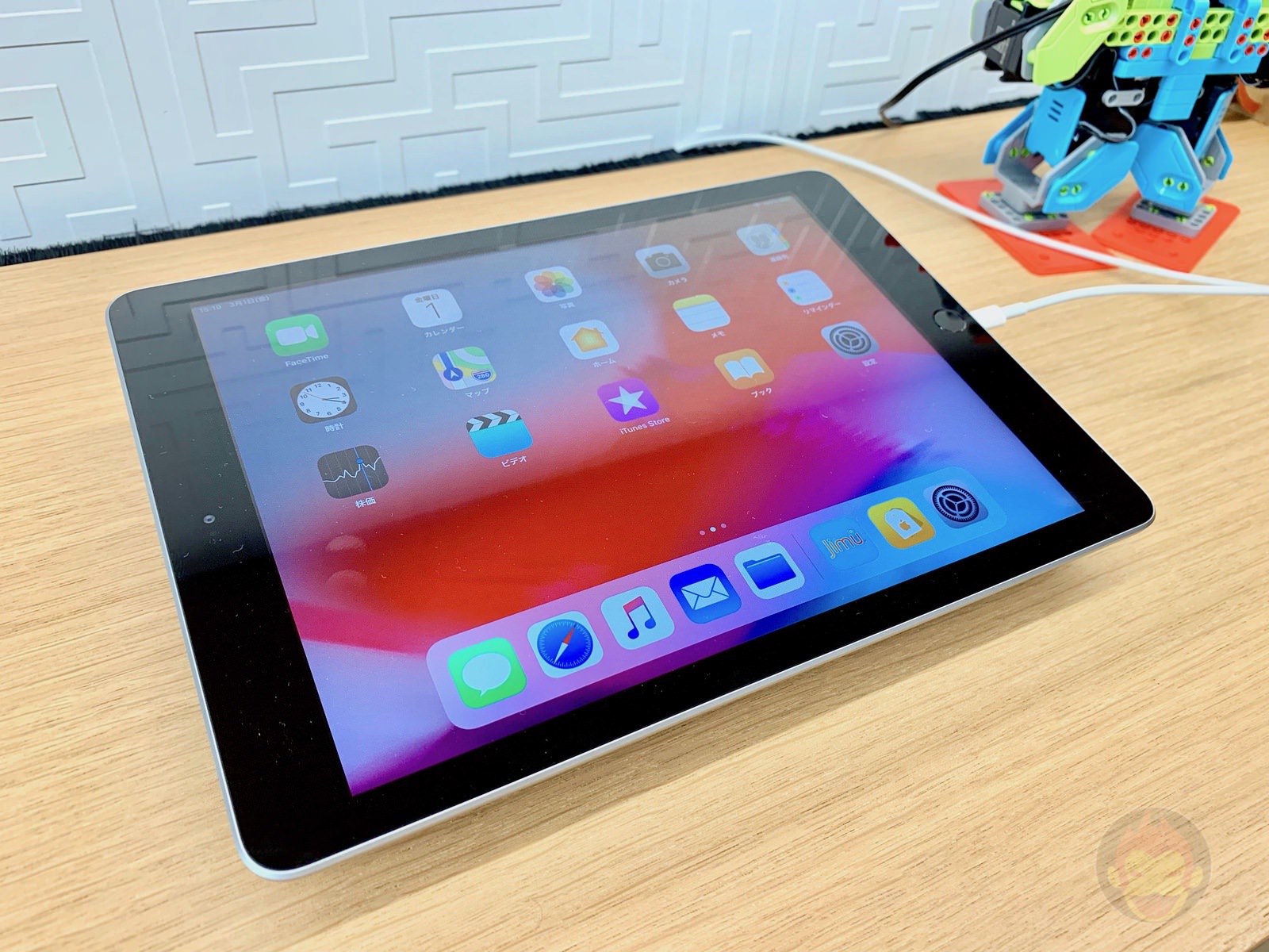 iPad-9_7in-apple-store-shibuya-01.jpg