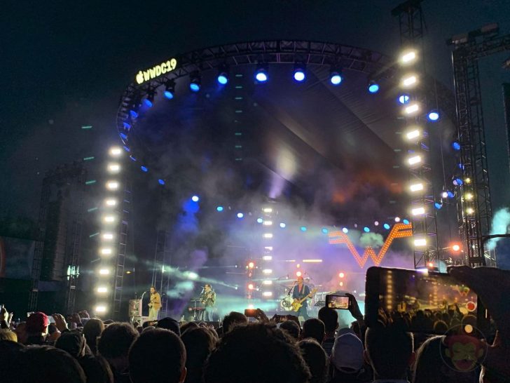 Weezer-plays-at-WWDC19-Afterparty-02.jpg