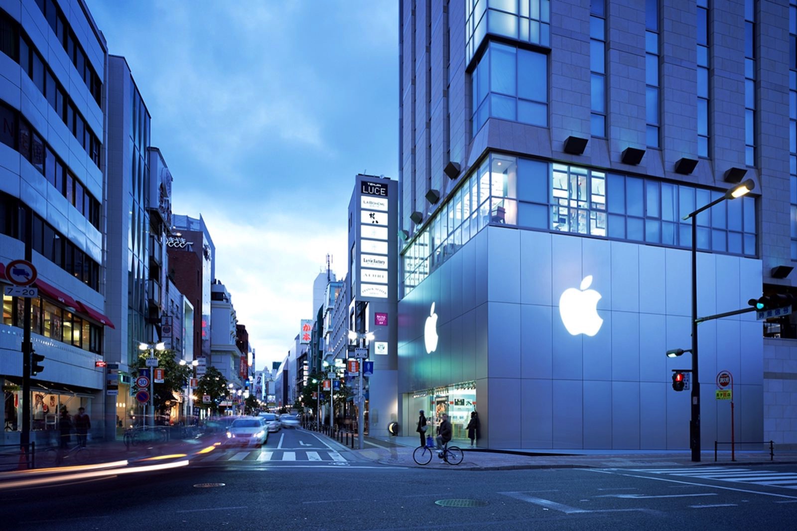 Apple-Store-Fukuoka-Tenjin-Top-Image.jpg