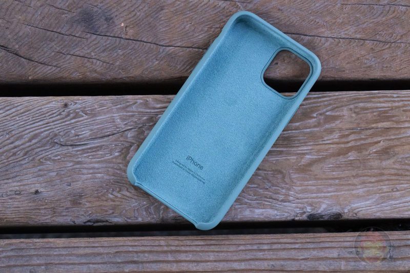 Apple-Silicone-Case-for-iPhone11Pro-Review-02.jpg