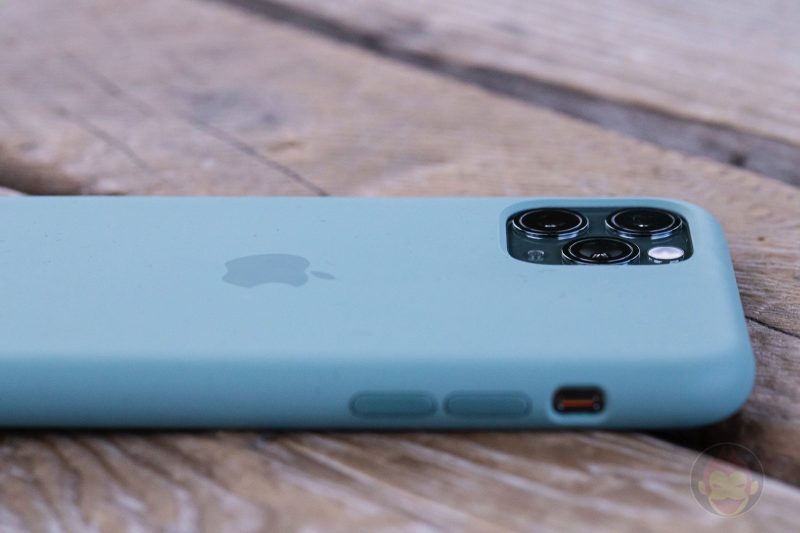 Apple-Silicone-Case-for-iPhone11Pro-Review-03.jpg