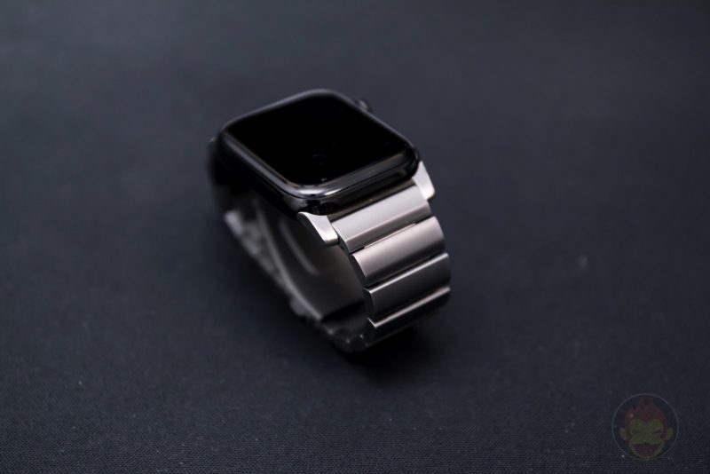 Apple-Watch-Nomad-Titanium-Band-Review-37.jpg