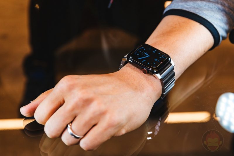 Apple-Watch-Nomad-Titanium-Band-Review-69.jpg