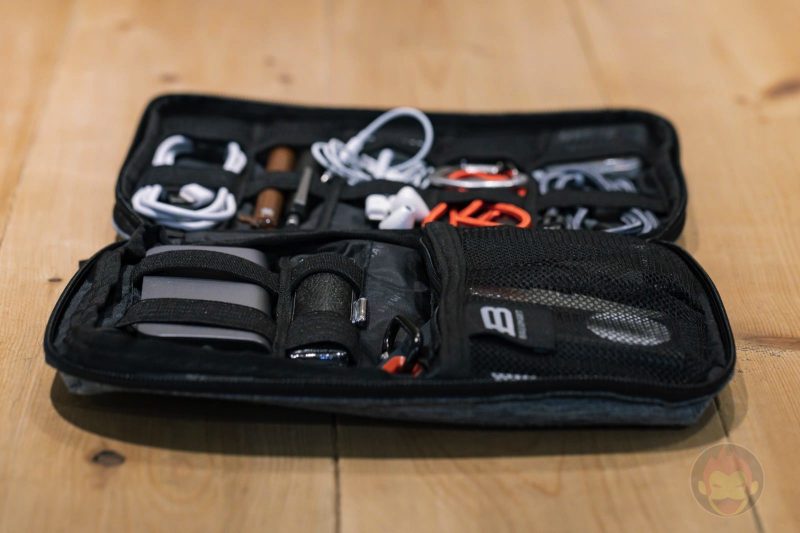 BAGSMART-Gadget-Pouch-Review-09.jpg