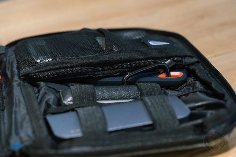 BAGSMART-Gadget-Pouch-Review-11.jpg