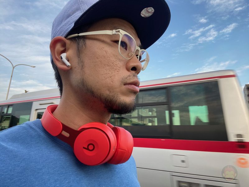 Using-AirPods-Pro-outside-19.jpeg