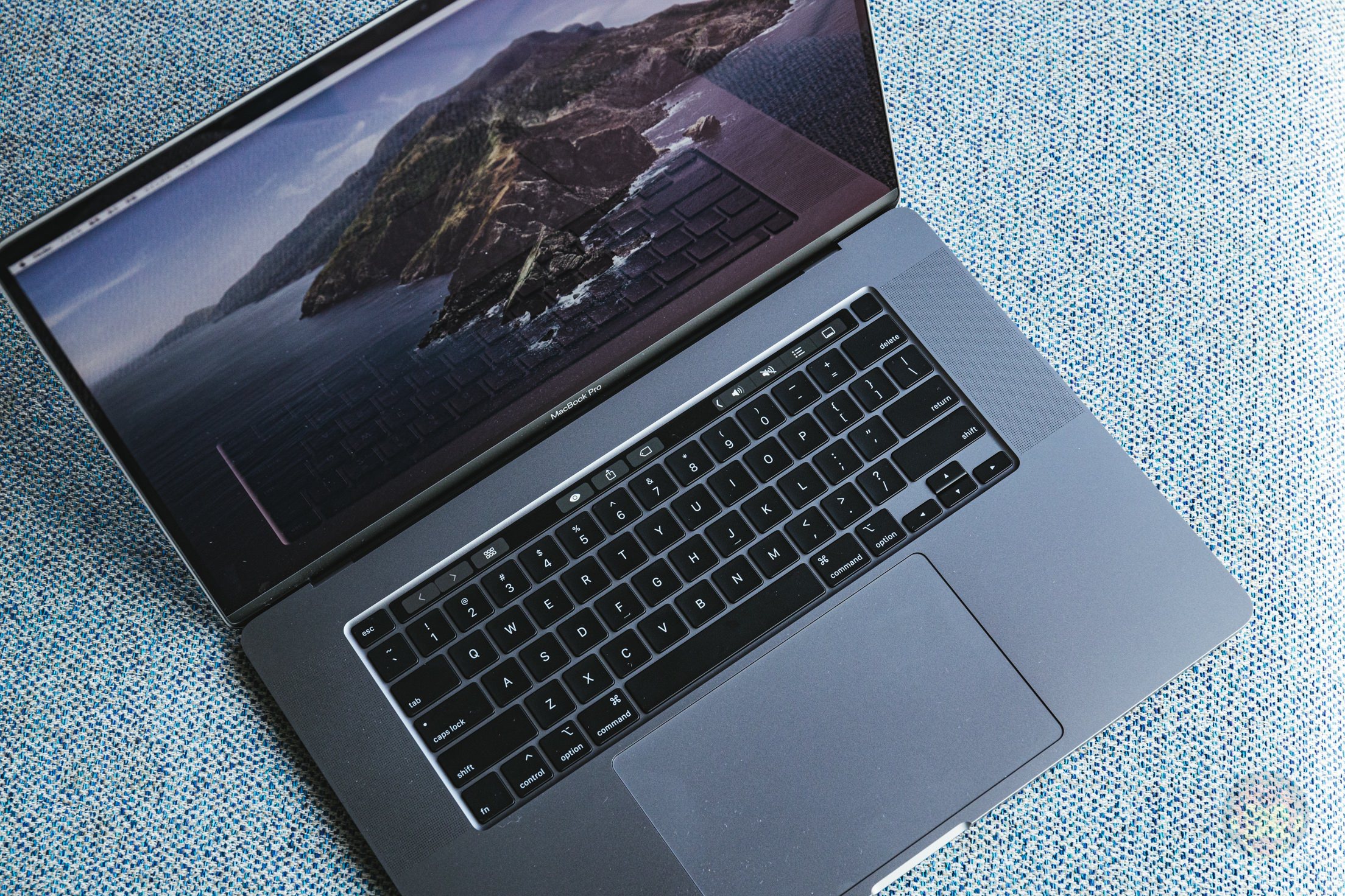 MacBook-Pro-2019-16inch-Review-BlueBackground-04.jpg
