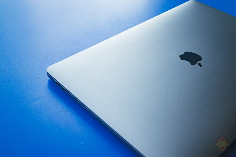 MacBook-Pro-2019-16inch-Review-BlueBackground-05.jpg