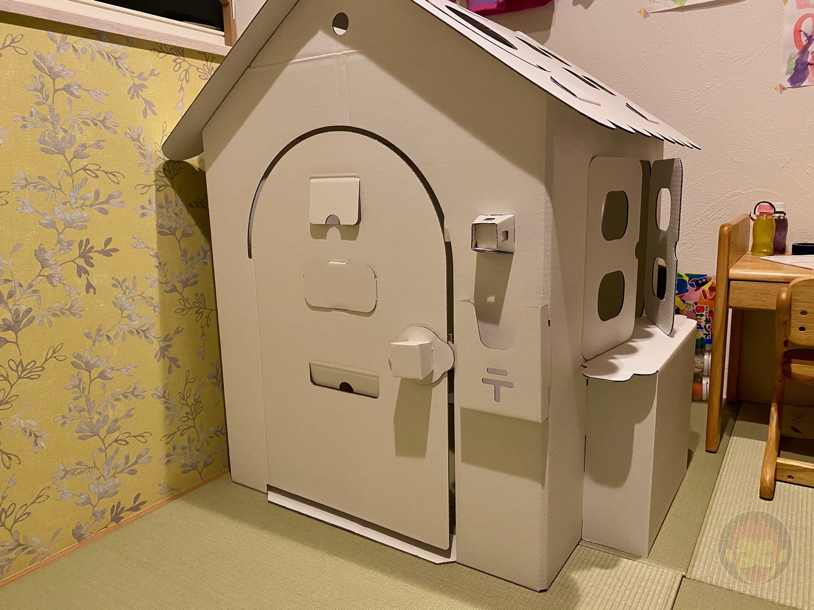 Cardboard-house-for-my-daughter-02.jpeg