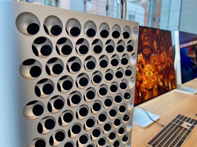 Mac-Pro-Pro-Display-XDR-Apple-Omotesando-08.jpeg