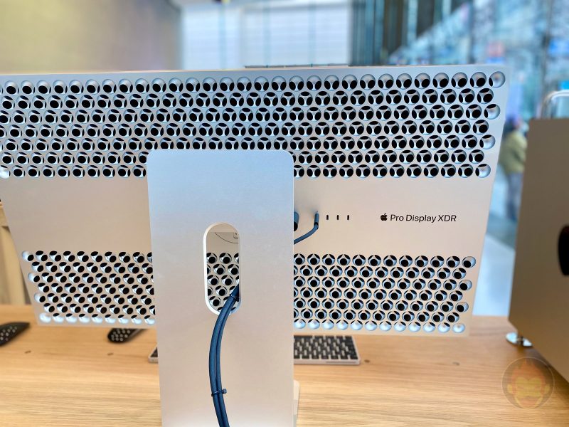 Mac-Pro-Pro-Display-XDR-Apple-Omotesando-20.jpeg