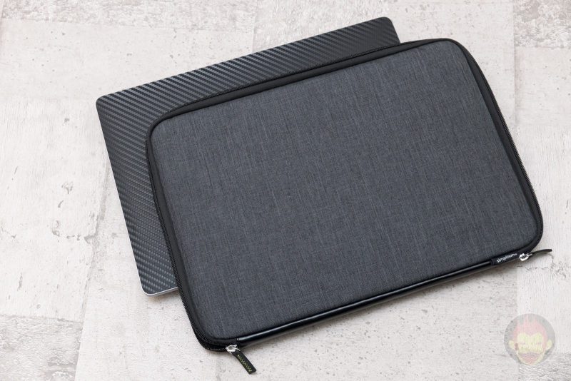 Simplism-BookZip-Case-for-MBP16-review-04.jpg