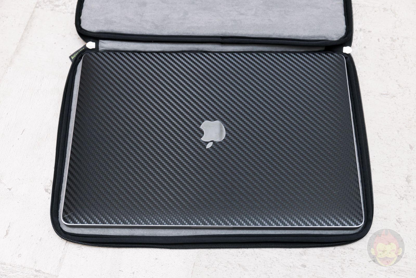 Simplism-BookZip-Case-for-MBP16-review-11.jpg