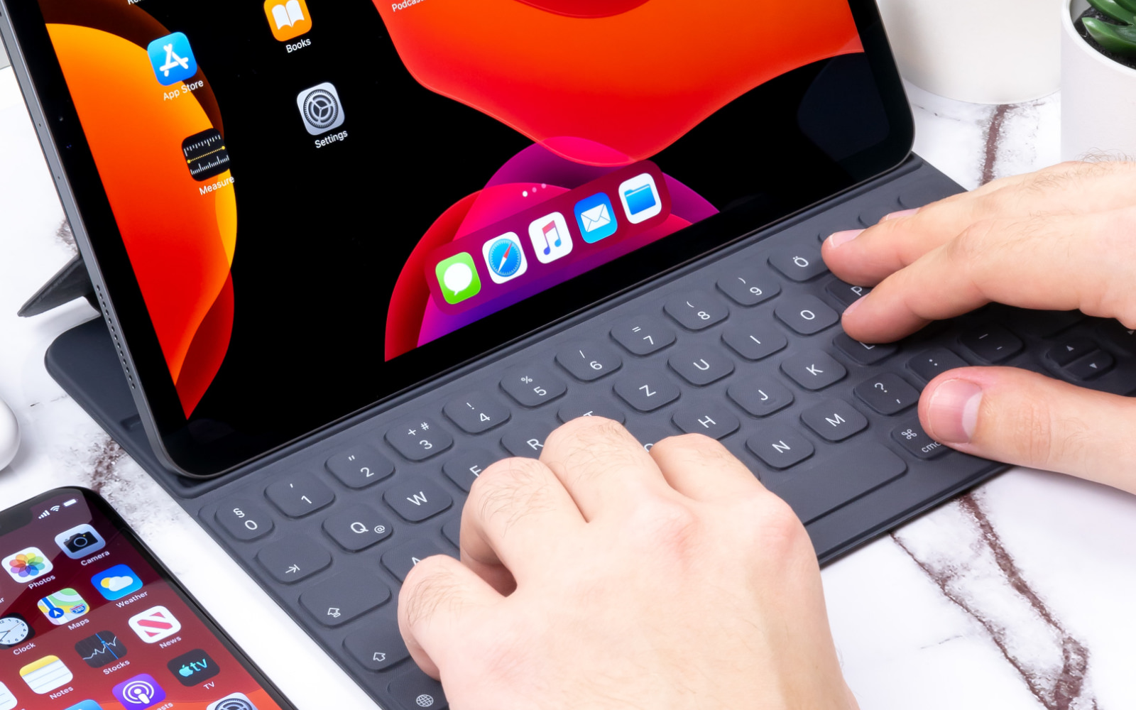 トラックパッドを内蔵したiPad用Smart Keyboard、近日中に発表か
