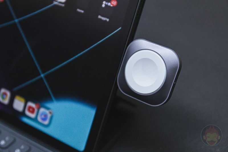 Satechi-USB-C-Apple-Watch-Charging-Dock-01.jpg