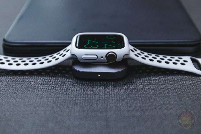 Satechi-USB-C-Apple-Watch-Charging-Dock-04.jpg