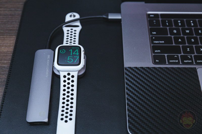 Satechi-USB-C-Apple-Watch-Charging-Dock-10.jpg
