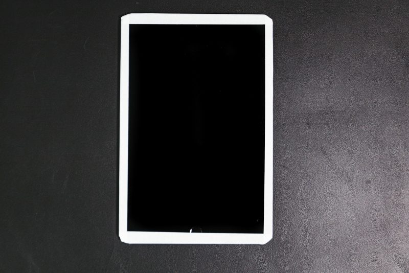 Checking-the-size-fo-ipadmini-faceid-model-07.jpg