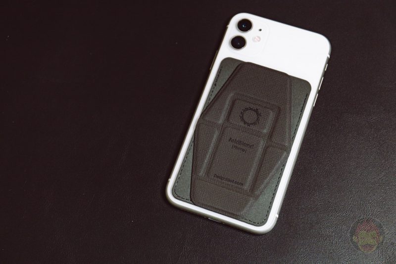 FoldStand-Card-Case-Smartphone-Stand-Review-02.jpg