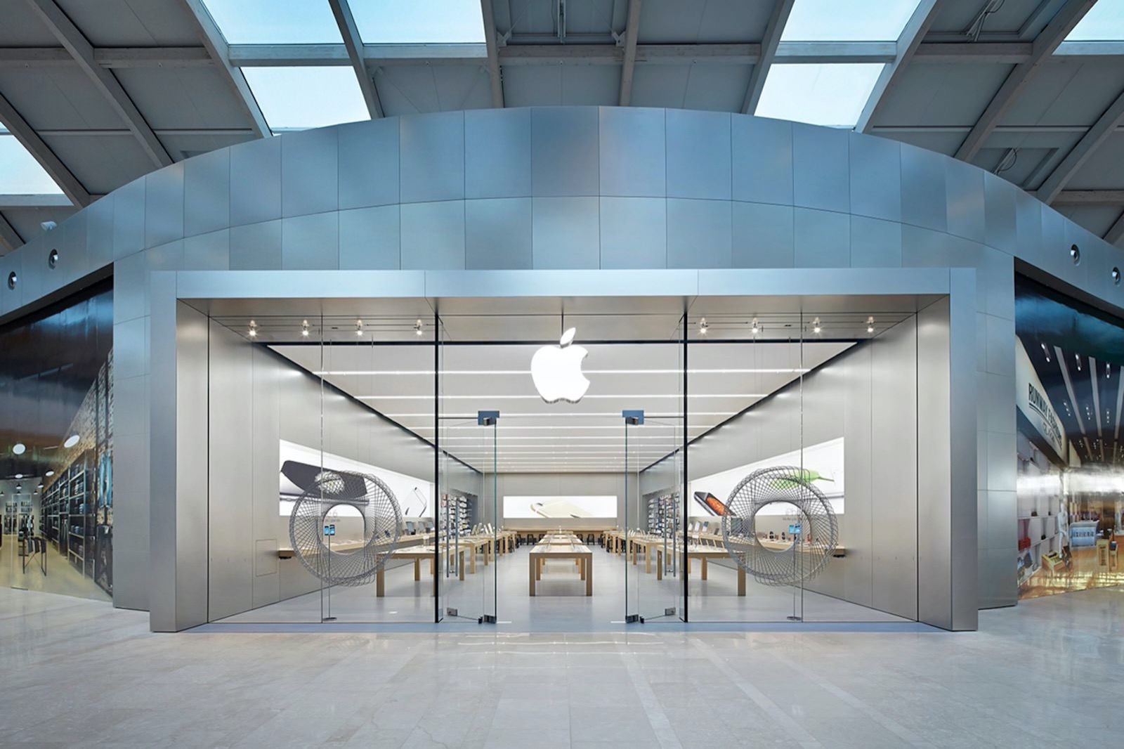 Italy-Apple-Store-Navedevero.jpg