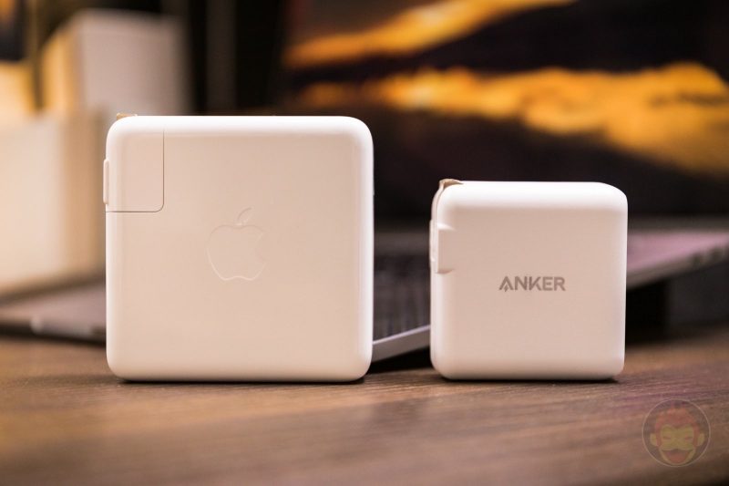 60W-Anker-Adapter-VS-Apple-96W-Adapter-02.jpg