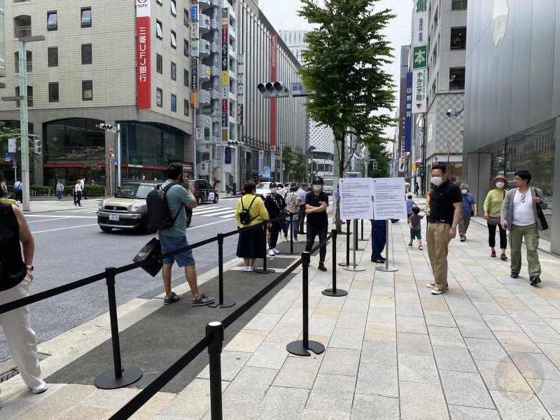 Apple-Ginza-on-a-Weekday-After-COVID19-02.jpg