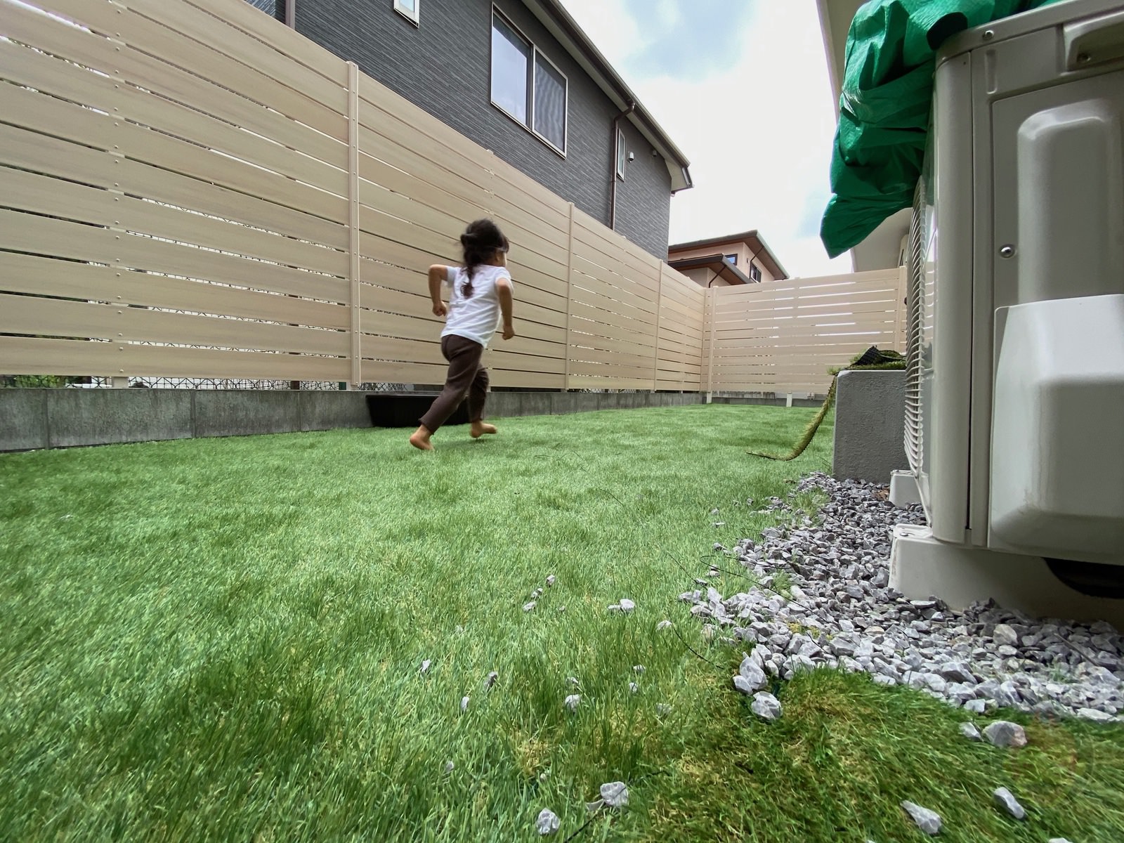 Artificial lawn in backyard review 12
