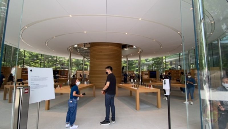 Apple-Thailand-Apple-Central-World-02.jpg