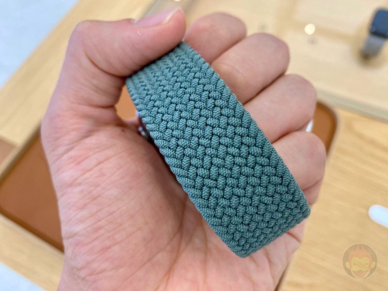 Apple-Watch-New-Band-Solo-Loops-03.jpg