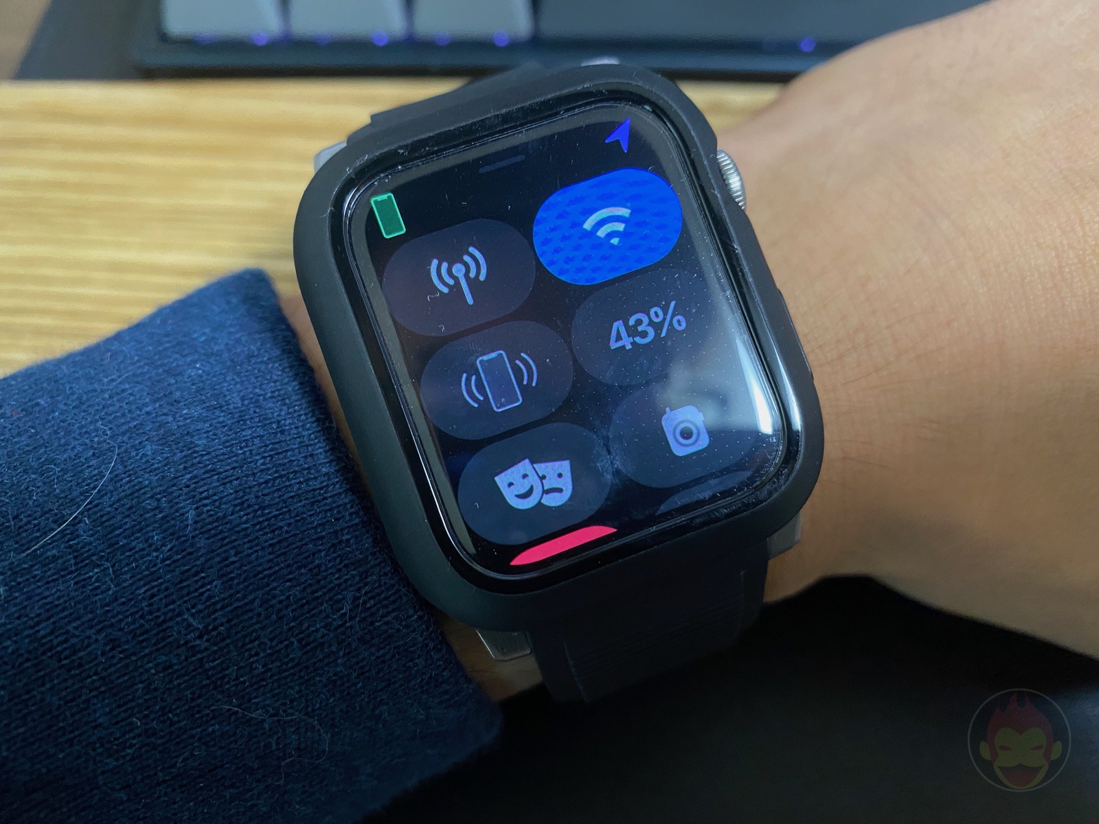 AppleWatchSeries6 With AODisplay OFF 01
