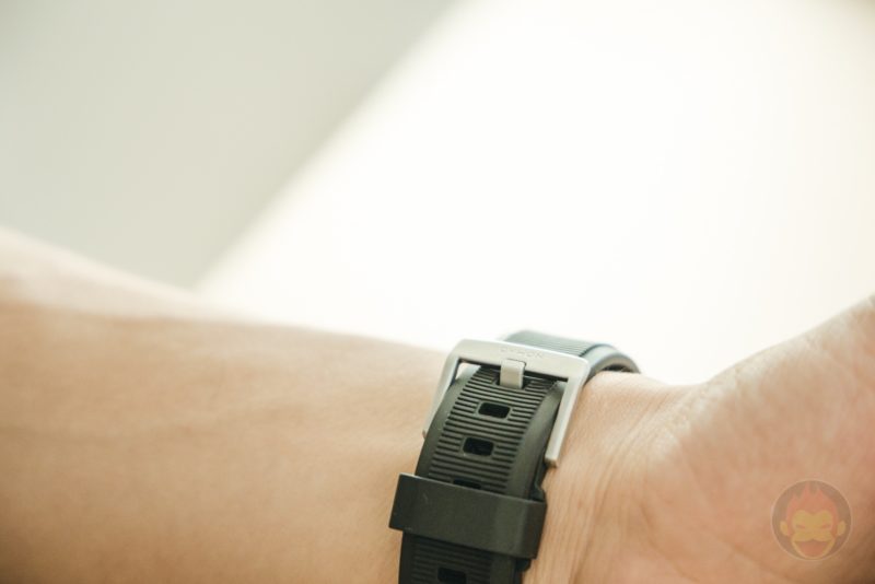 NOMAD-Rugged-Band-with-9h-cover-review-06.jpg